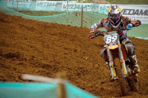 爱游戏在线娱乐官网-陈佳从跳水跨界蝶泳实现突破，跳水陈佳琪