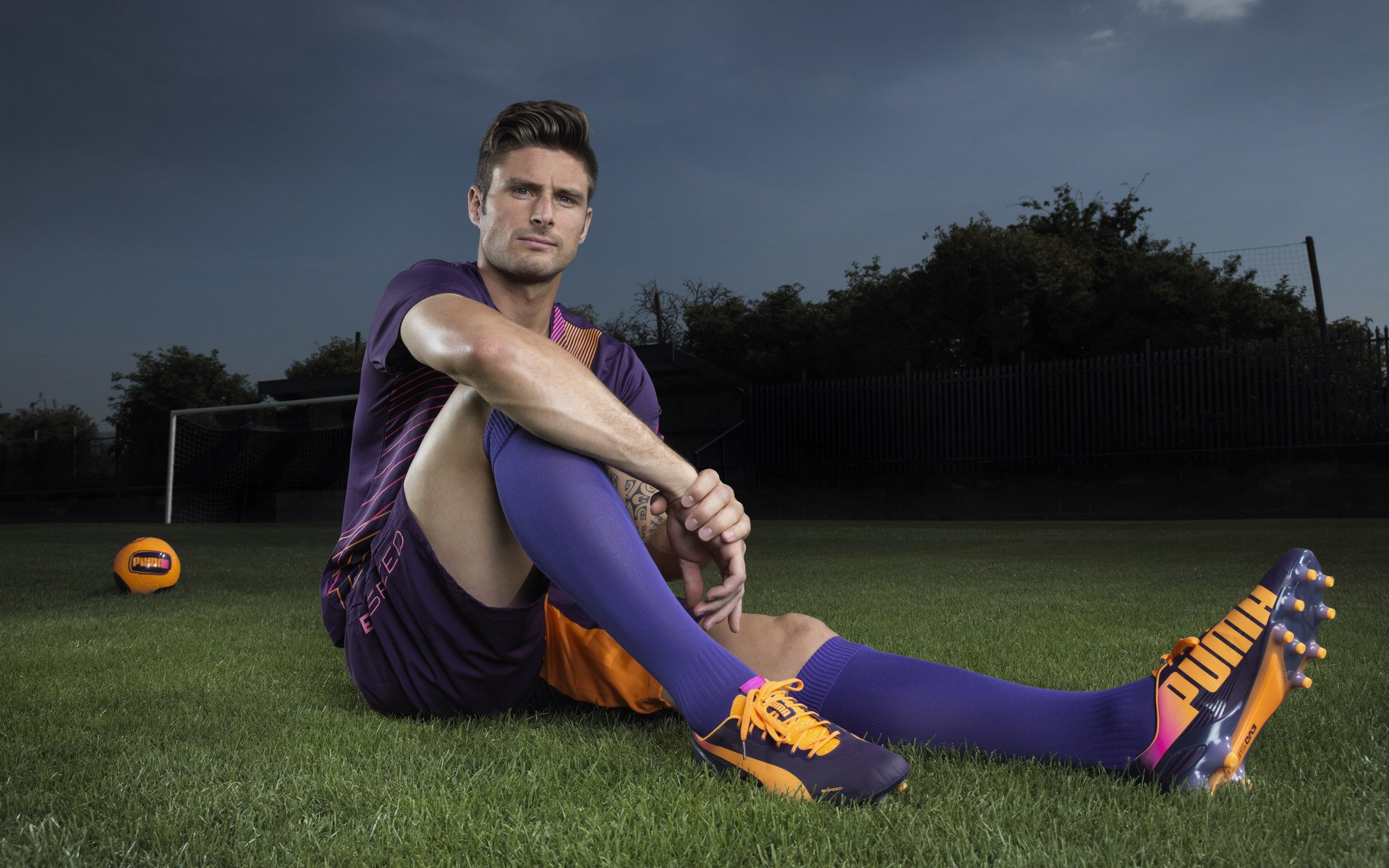 英超团体合作:团队配合展现足球魅力,英超俱乐部关系