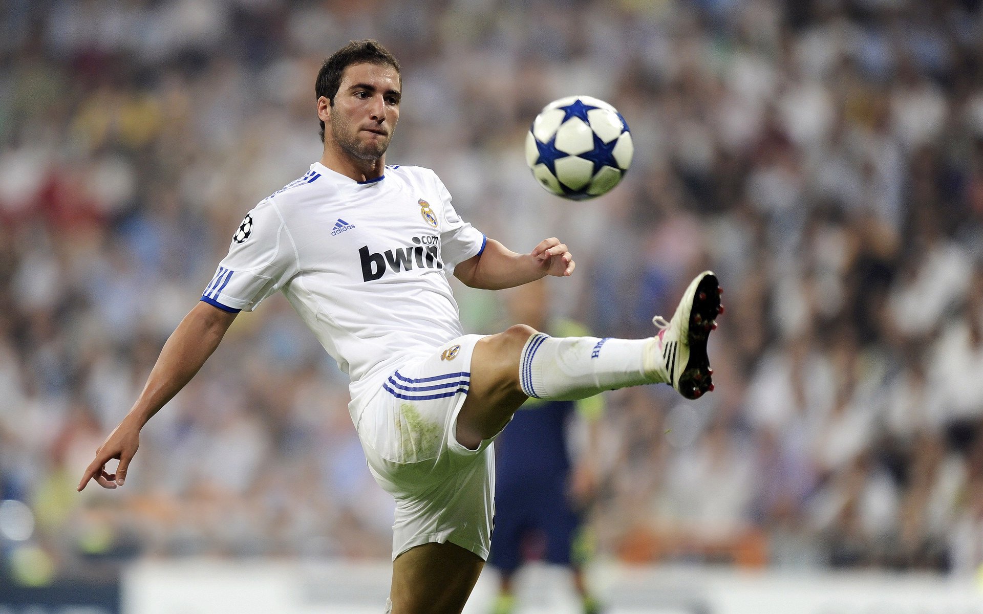 莫拉塔梅开二度,帮助尤文图斯锁定胜局