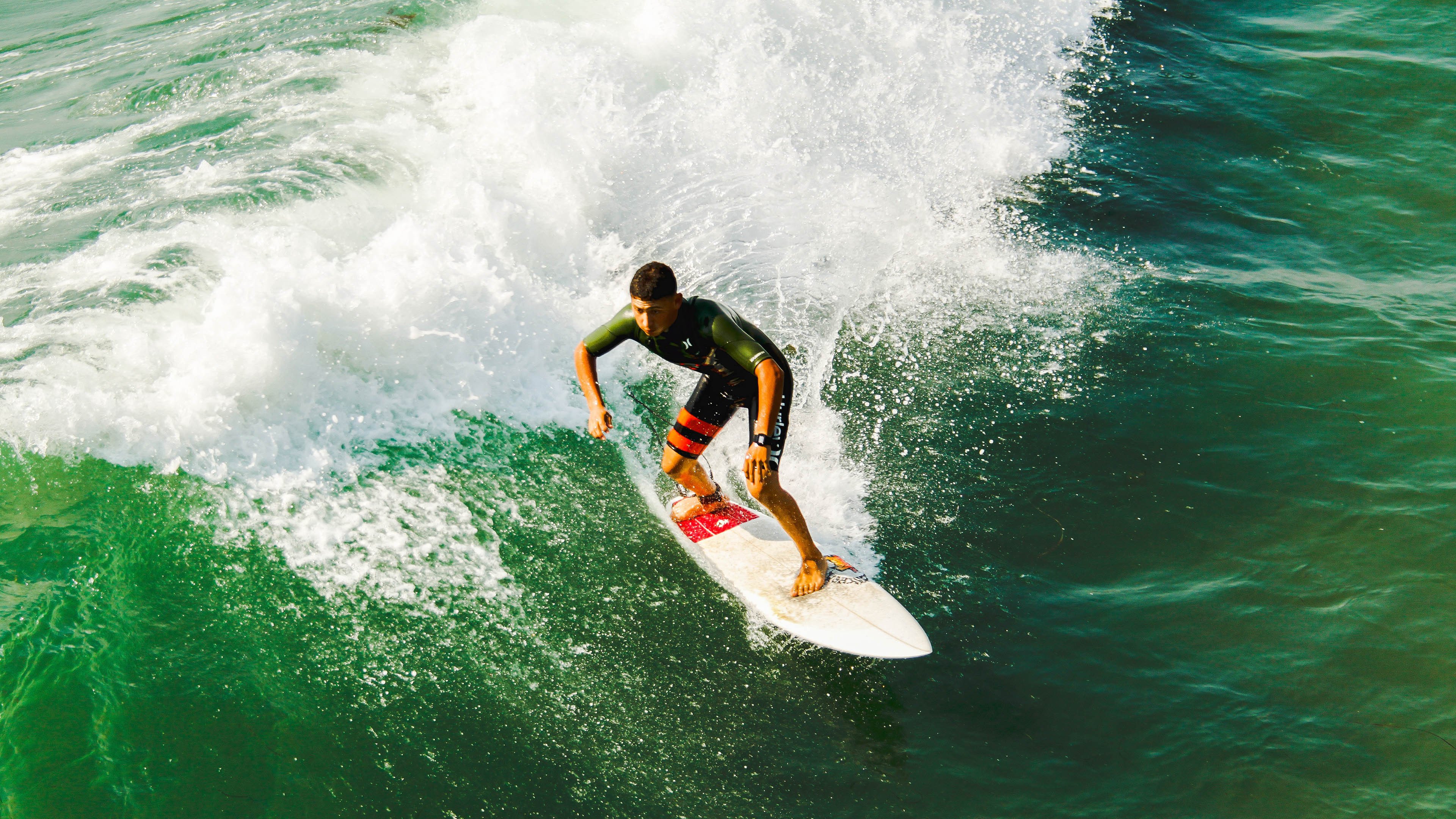 霍特·巴雷特：凭借独特的视野和决策能力，他成为全黑队比赛中的关键人物